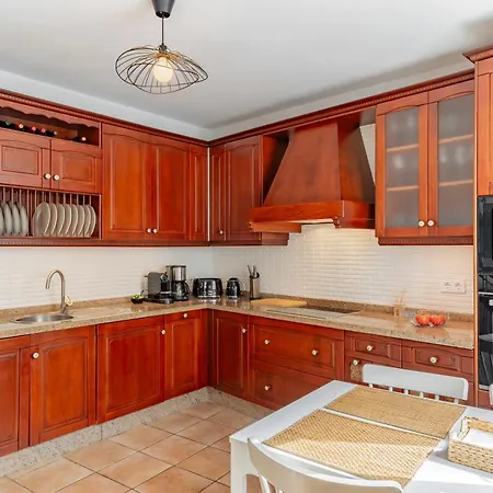 Cozy Townhouse In Old Town Apartman