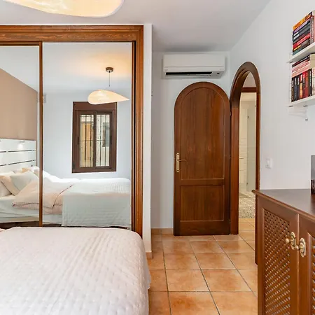Cozy Townhouse In Old Town Apartmán *